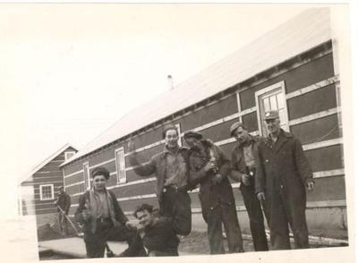 6 unidentified men, 1942-1943
